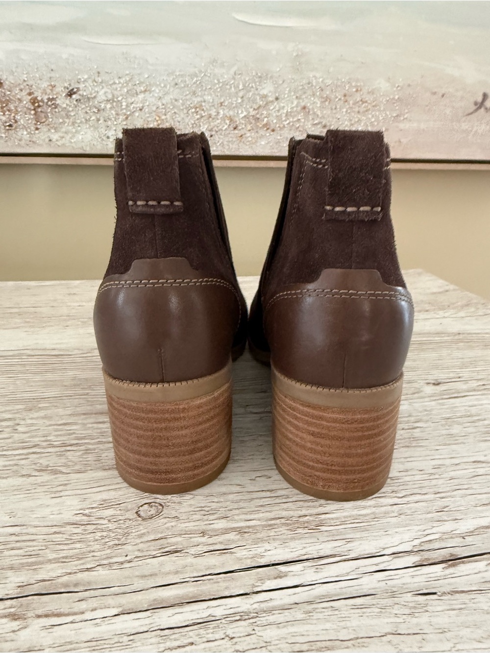 Clarks Artisan Maypearl Daisy Dark Brown Suede Booties - Size 7.5 - Picture 3 of 8